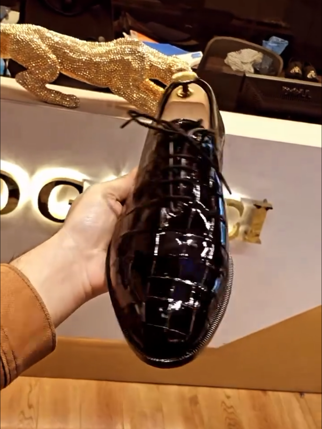 Light luxury natural crocodile patent leather shoes